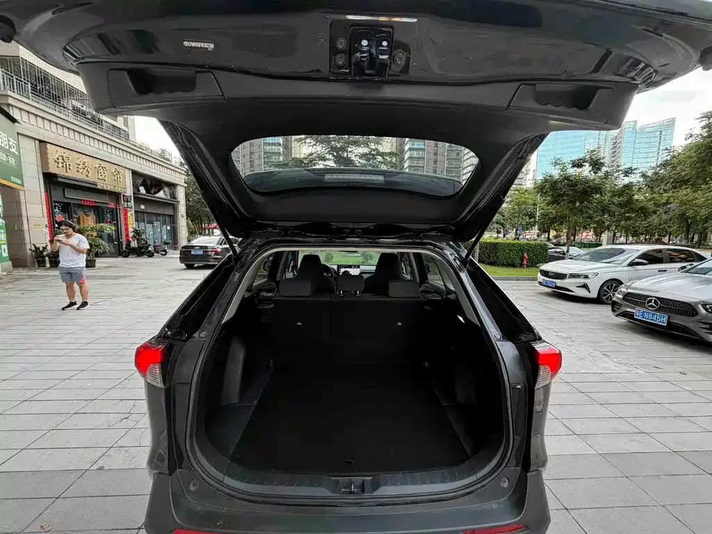 Toyota RAV4 2024 из CN, фото 3