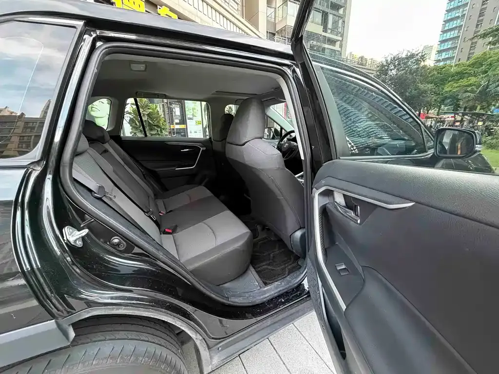 Toyota RAV4 2024 из CN, фото 9