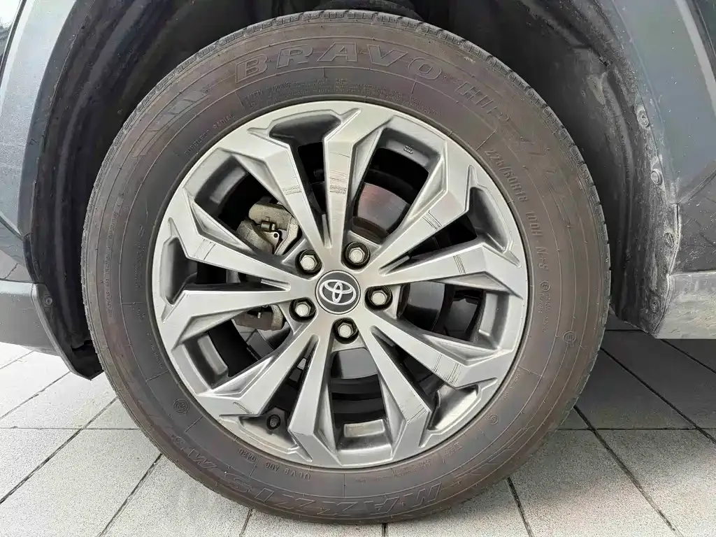 Toyota RAV4 2024 из CN, фото 4