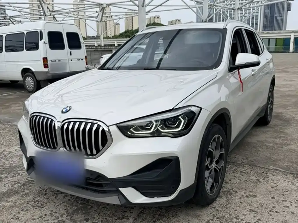 BMW X1 — фото 1