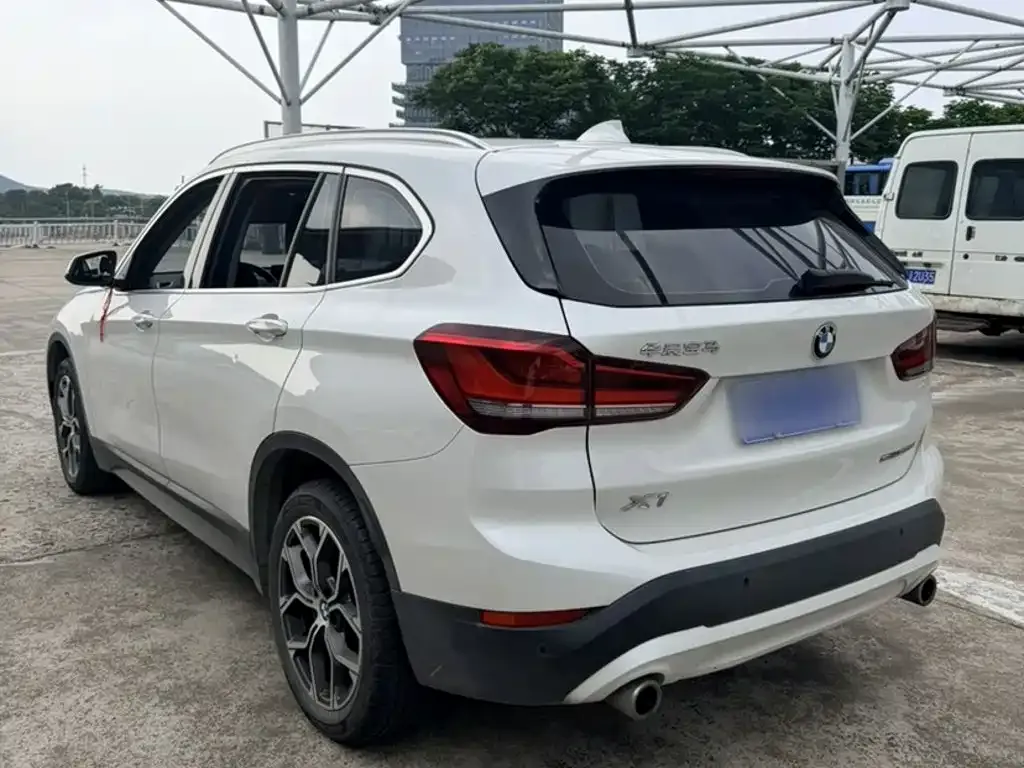 BMW X1 — фото 10