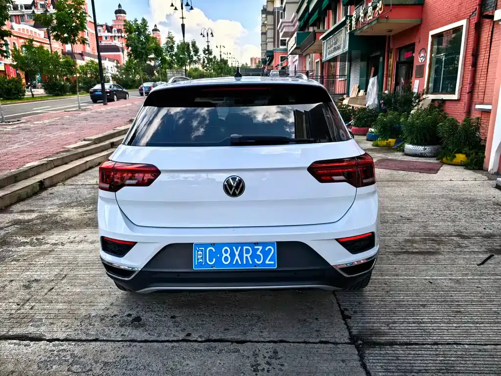 Volkswagen T-Roc — фото 2