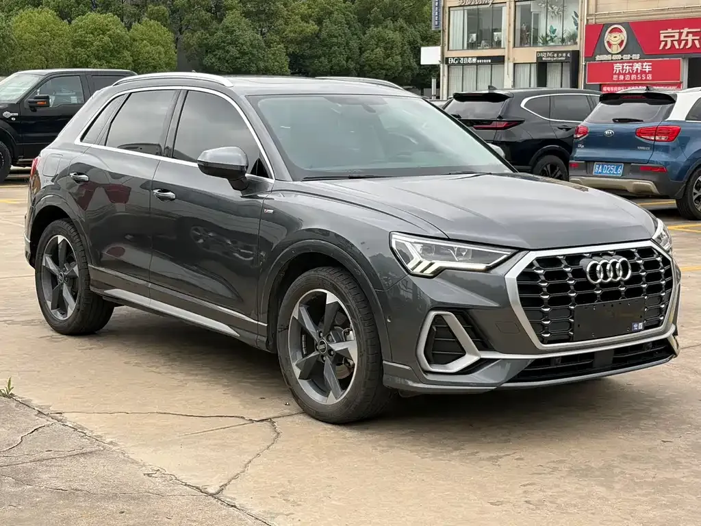 Audi Q3 — фото 4