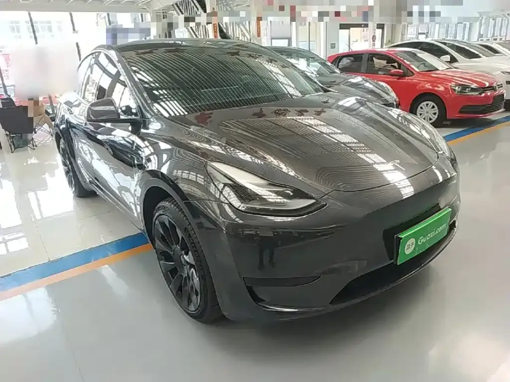 Tesla Model Y — фото 5