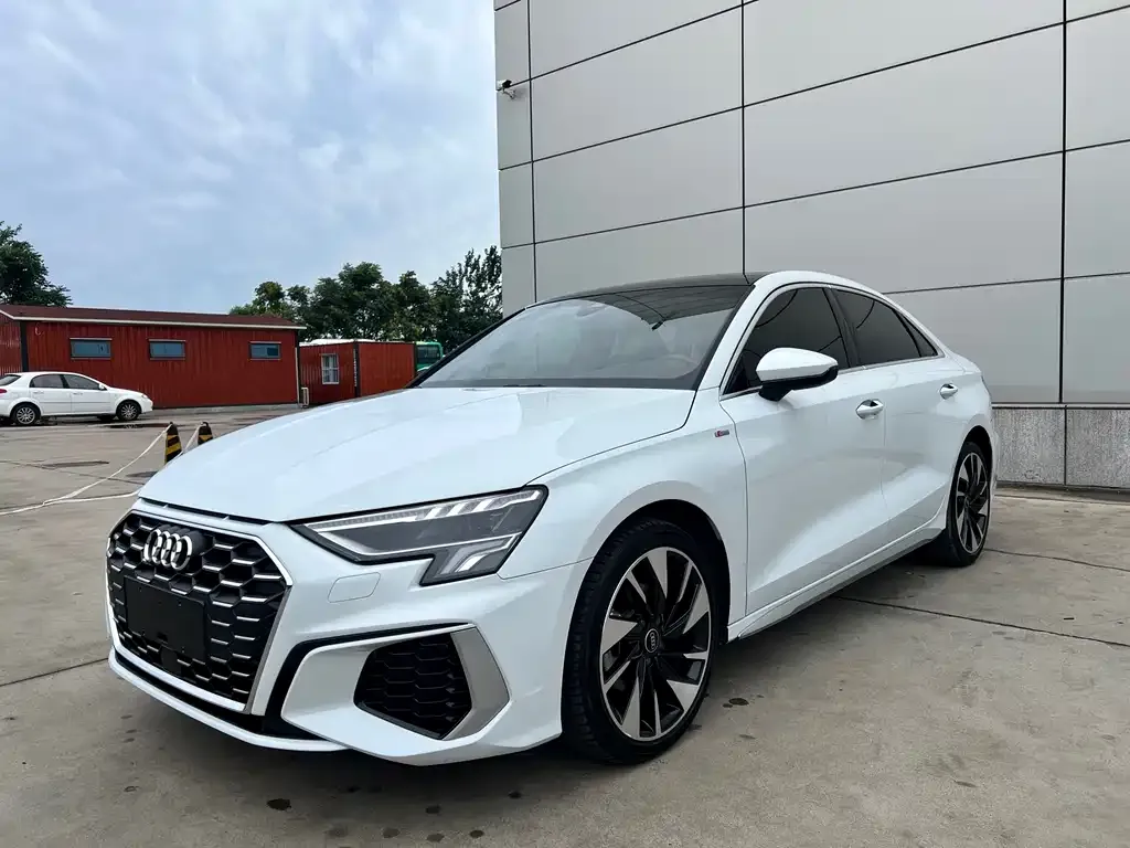 Audi A3 — фото 1