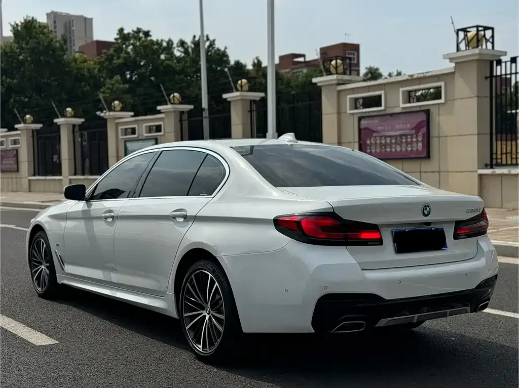 BMW 5 Series — фото 4