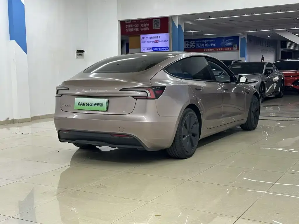 Tesla Model 3 — фото 5