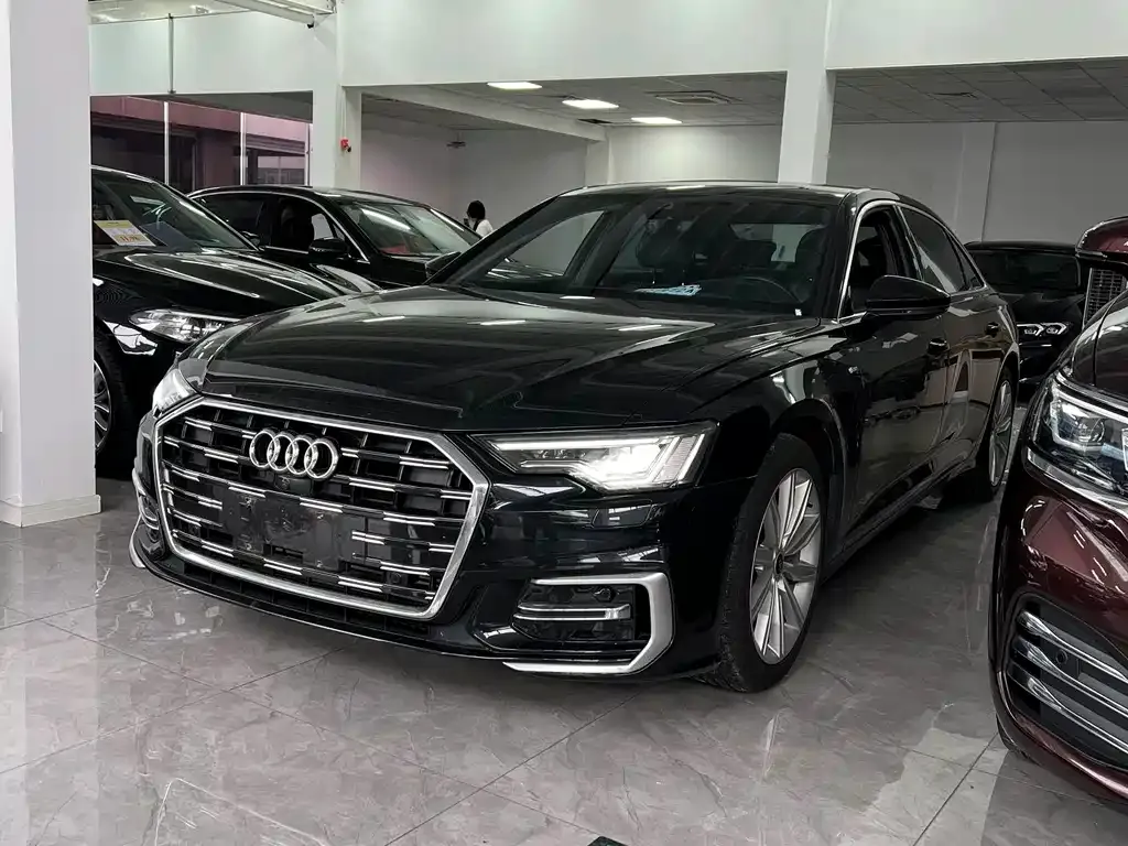 Audi A6L — фото 1