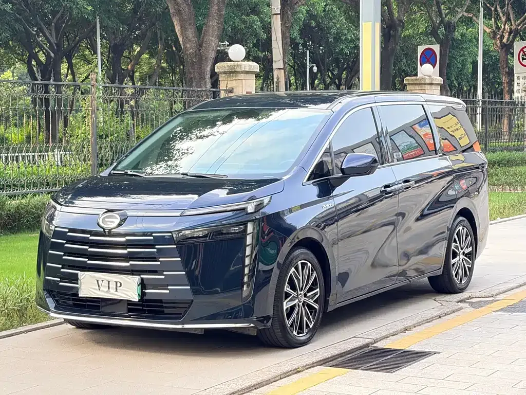 GAC Motor 传祺E8 PHEV — фото 1