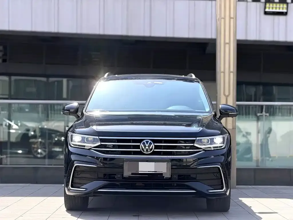 Volkswagen Tiguan L — фото 8