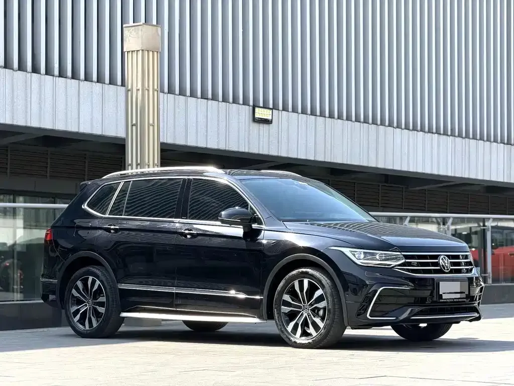 Volkswagen Tiguan L — фото 4