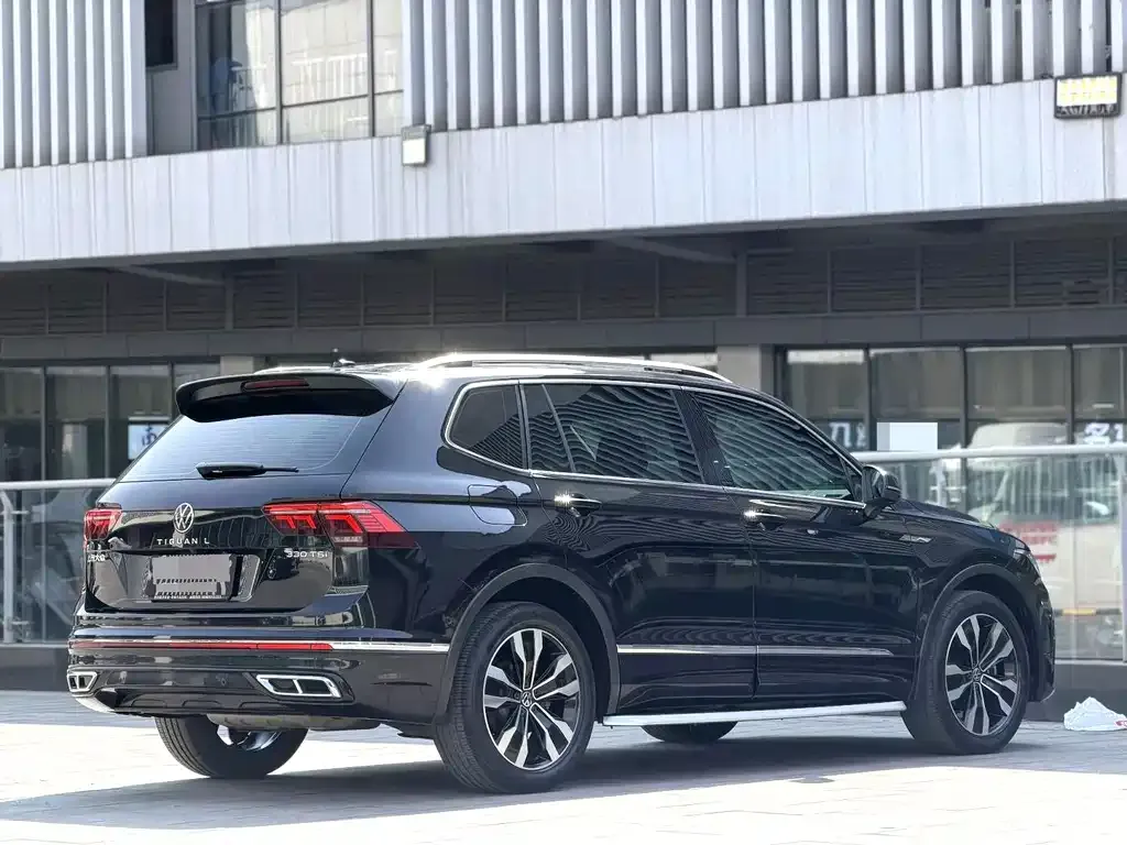Volkswagen Tiguan L — фото 3