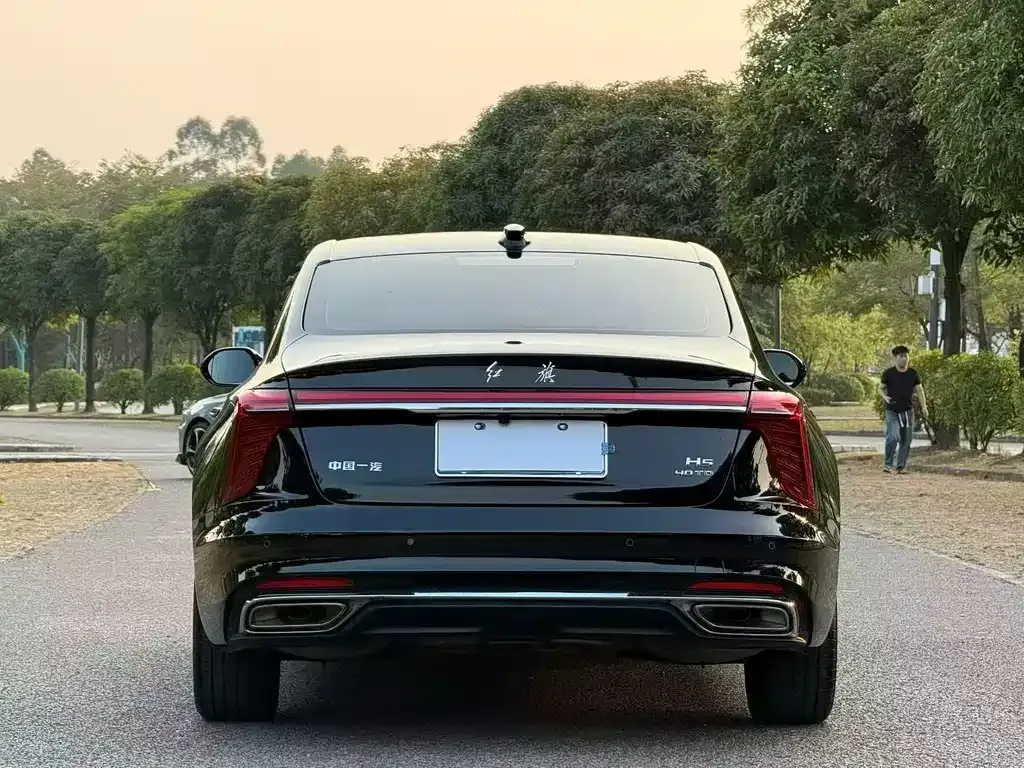 Hongqi H5 — фото 3