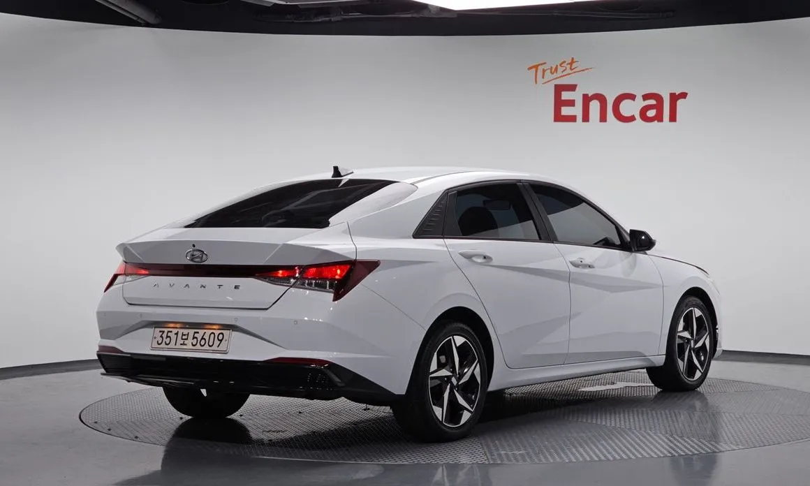 Hyundai AVANTE — фото 8