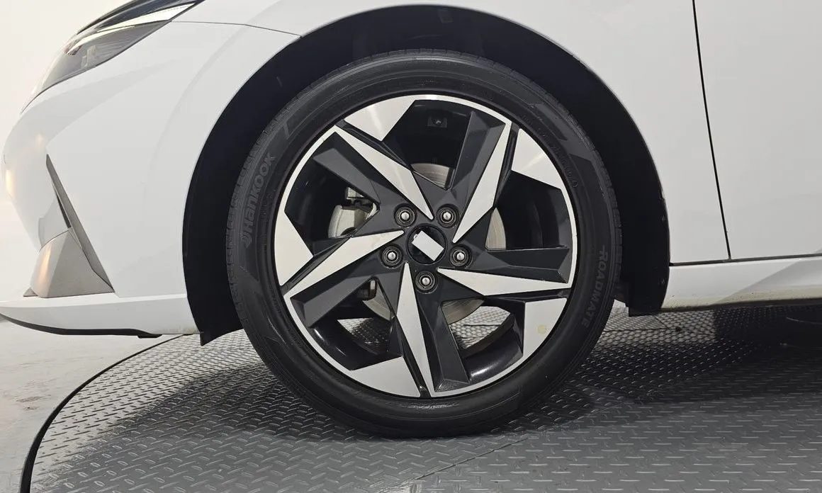 Hyundai AVANTE — фото 3