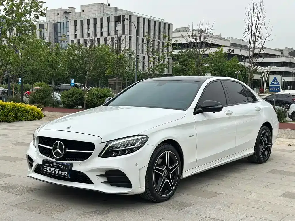 Mercedes-Benz C-Class — фото 1