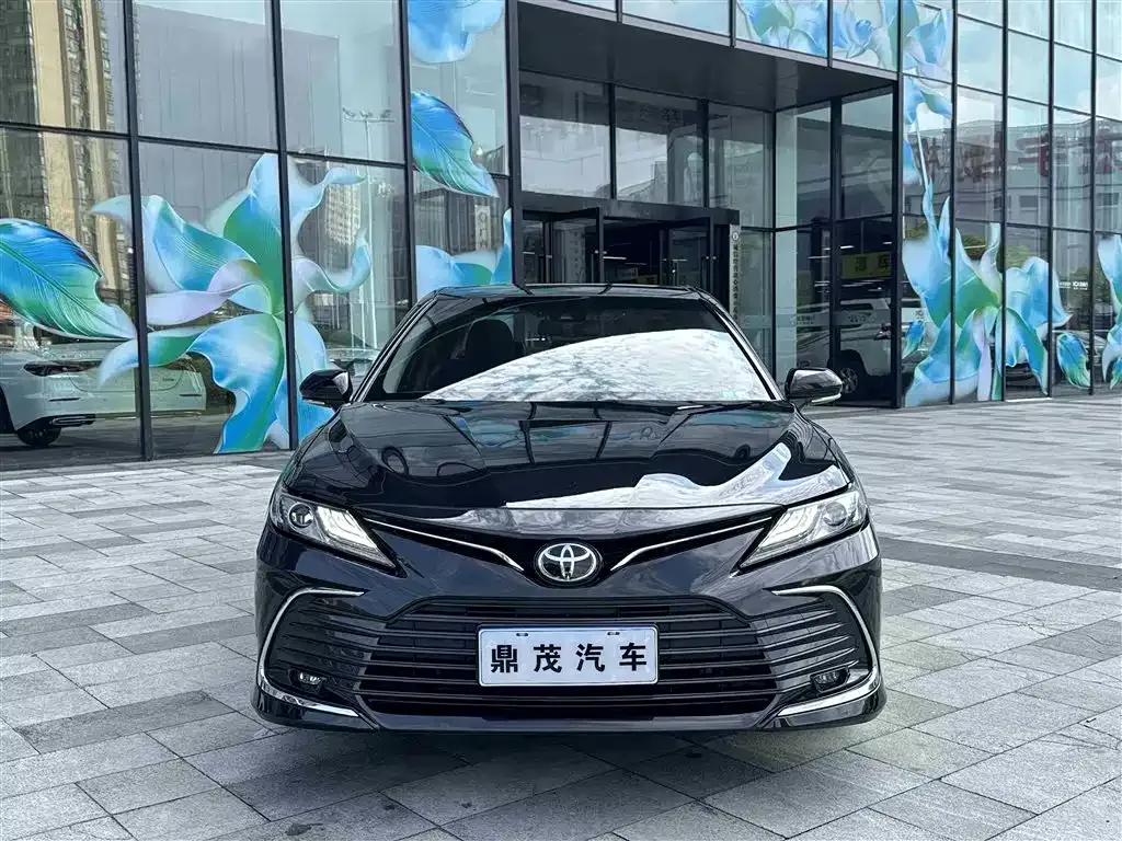 Toyota Camry — фото 6