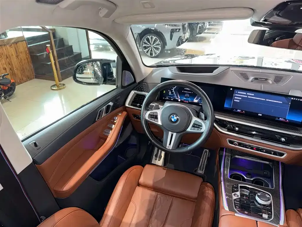 BMW X7 M60i 2023 из CN, фото 5
