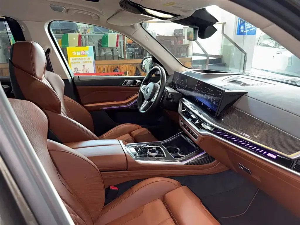 BMW X7 M60i 2023 из CN, фото 8