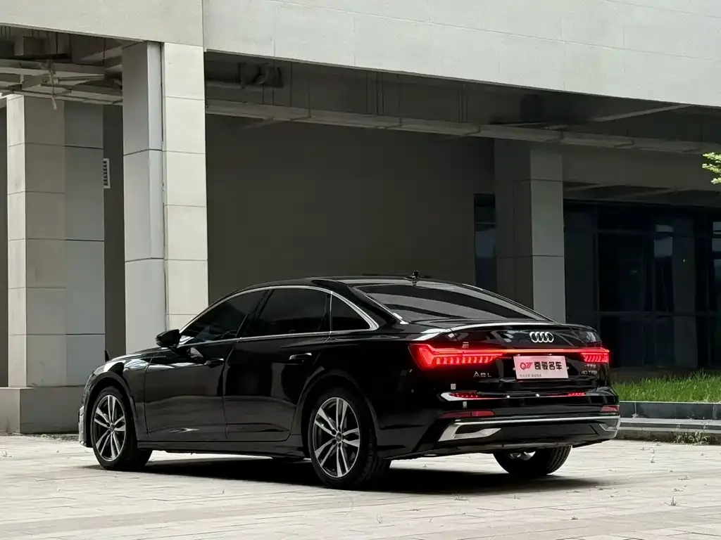Audi A6L — фото 9