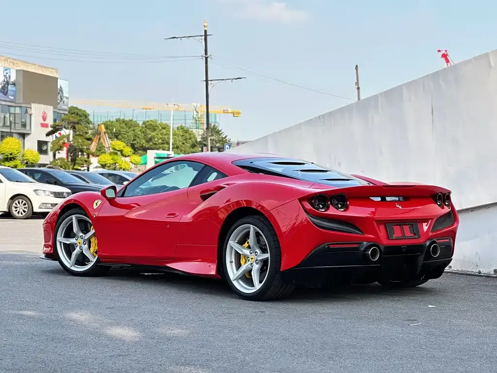 Ferrari F8 — фото 6