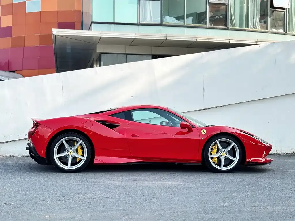 Ferrari F8 — фото 5