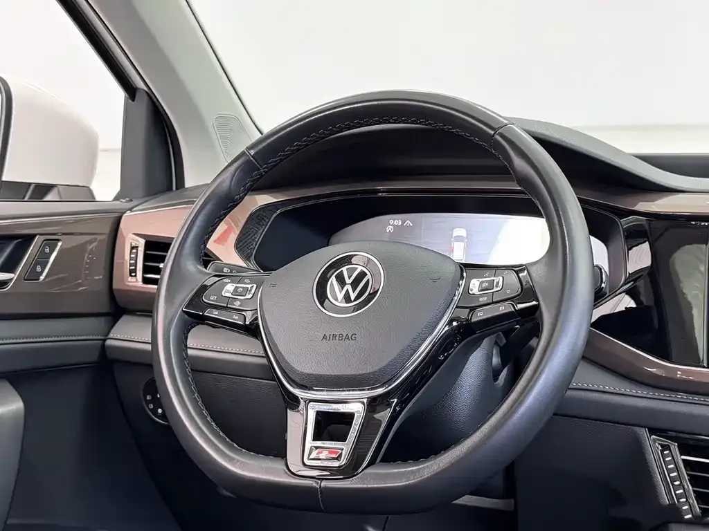Volkswagen Tharu — фото 4