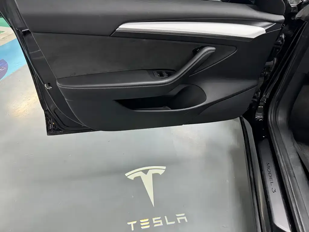 Tesla Model 3 — фото 6