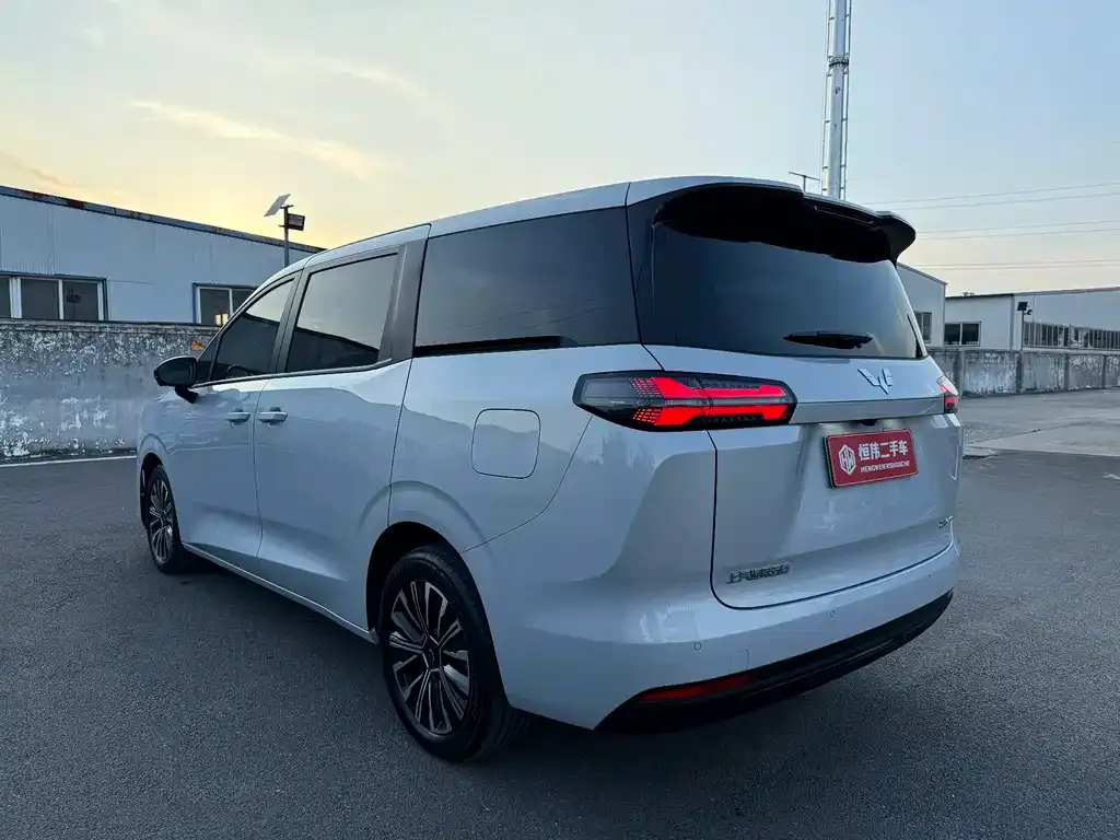 Wuling Starlight 730 New Energy — фото 2
