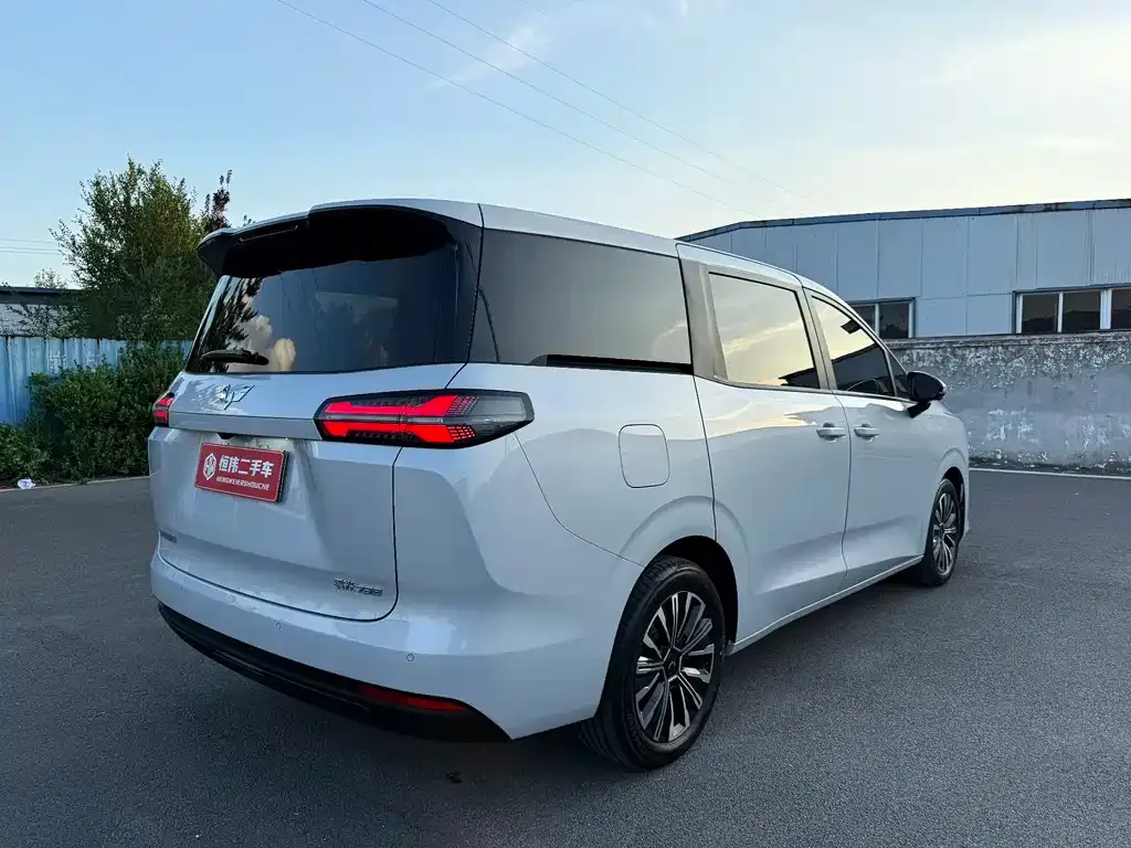 Wuling Starlight 730 New Energy — фото 4