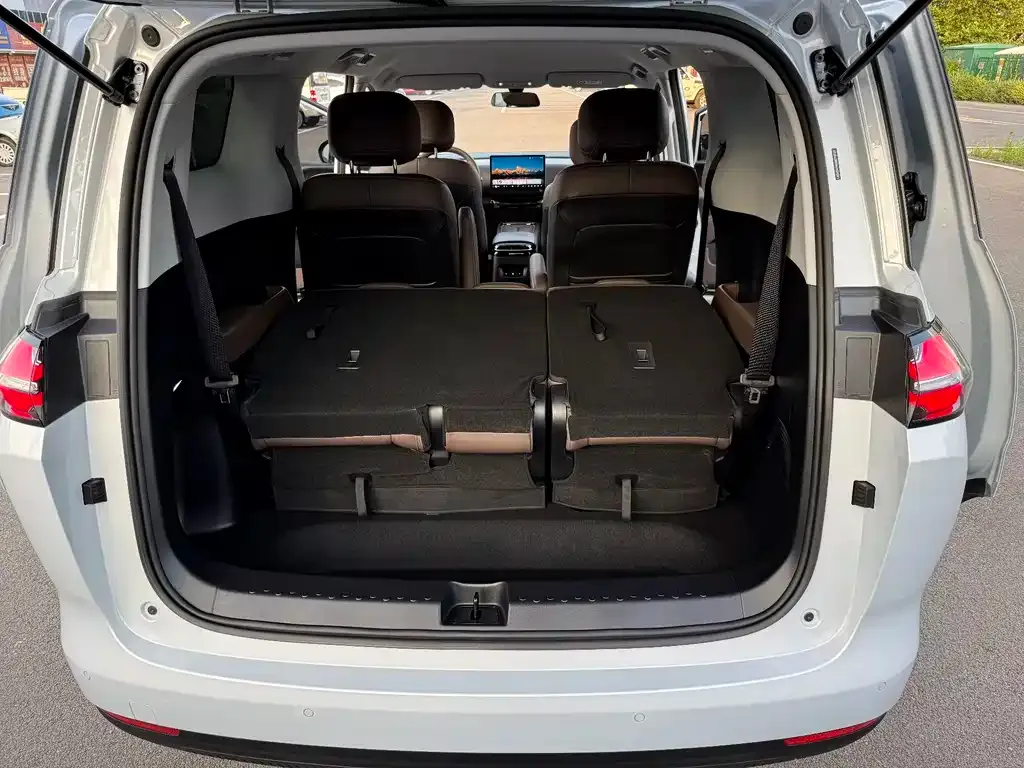 Wuling Starlight 730 New Energy — фото 10