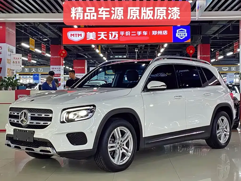 Mercedes-Benz GLB — фото 1
