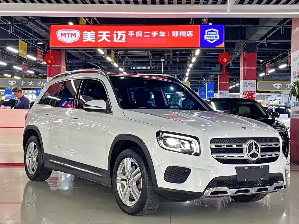 Mercedes-Benz GLB — фото 10