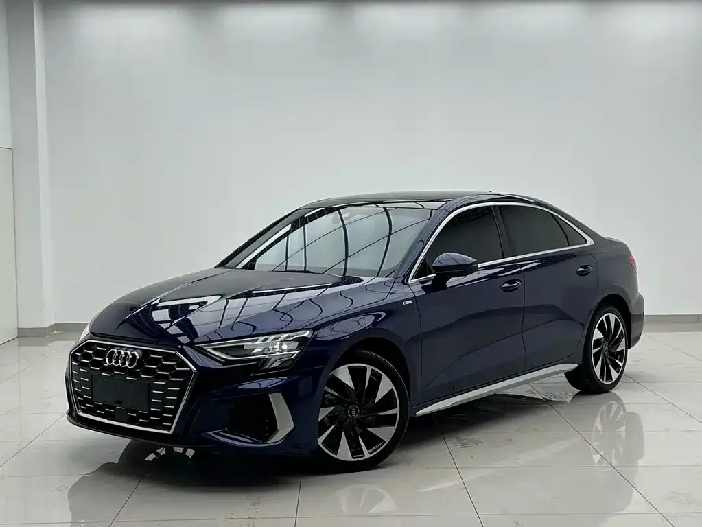 Audi A3 — фото 1