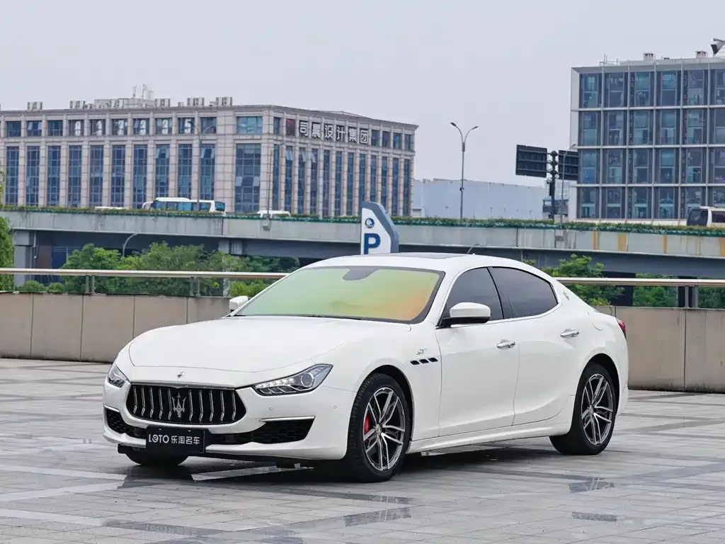 Maserati Ghibli — фото 1