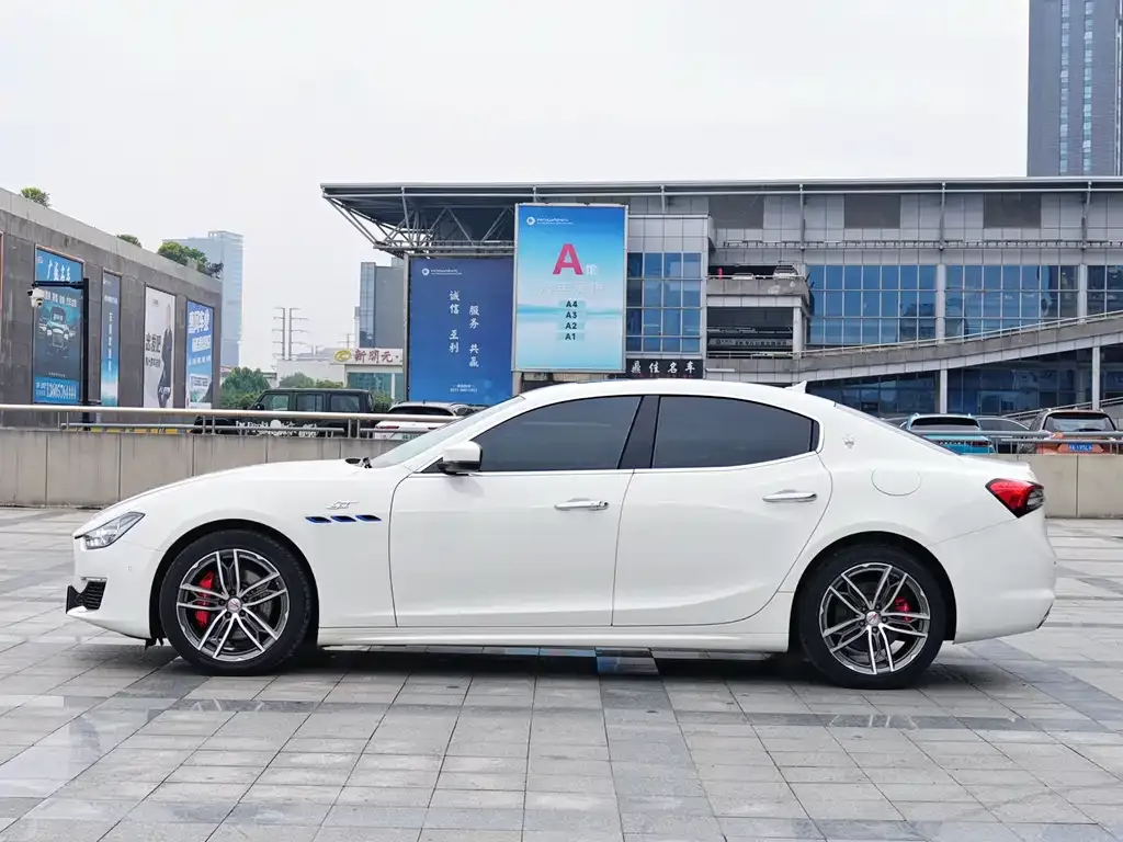 Maserati Ghibli — фото 9