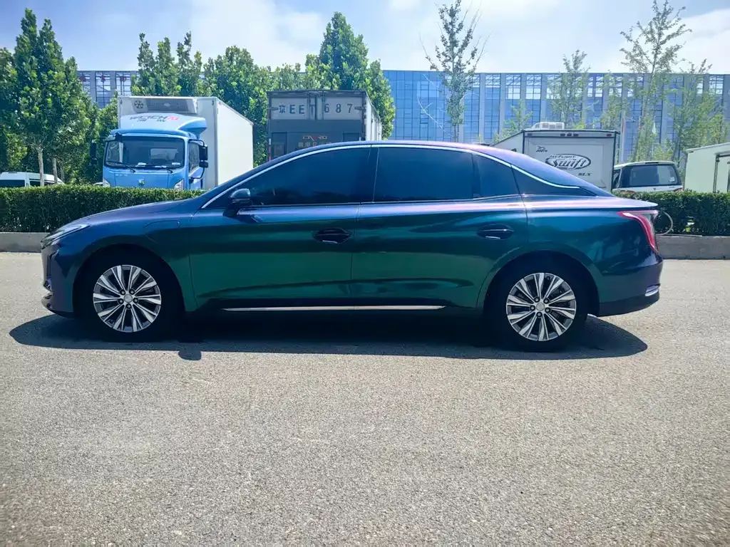 Hongqi E-QM5 — фото 6