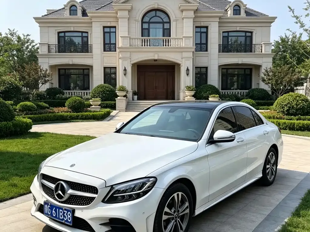Mercedes-Benz C-Class — фото 1