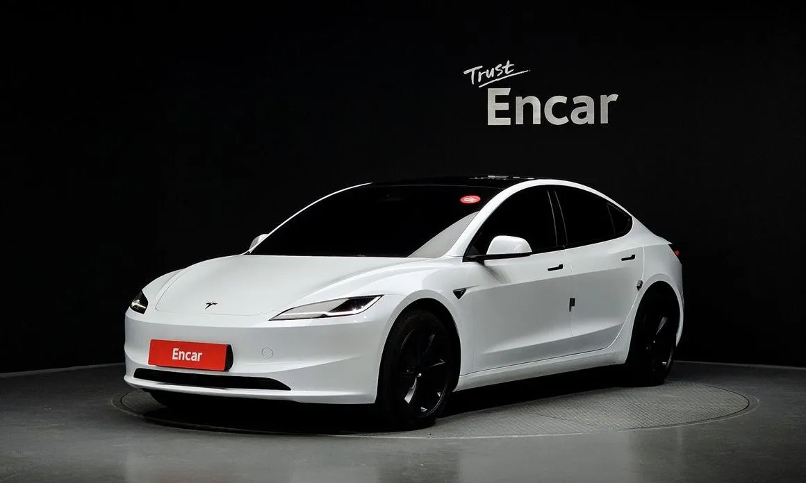 Tesla Model 3 — фото 1