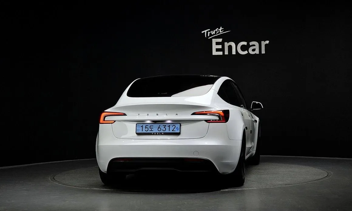 Tesla Model 3 — фото 4
