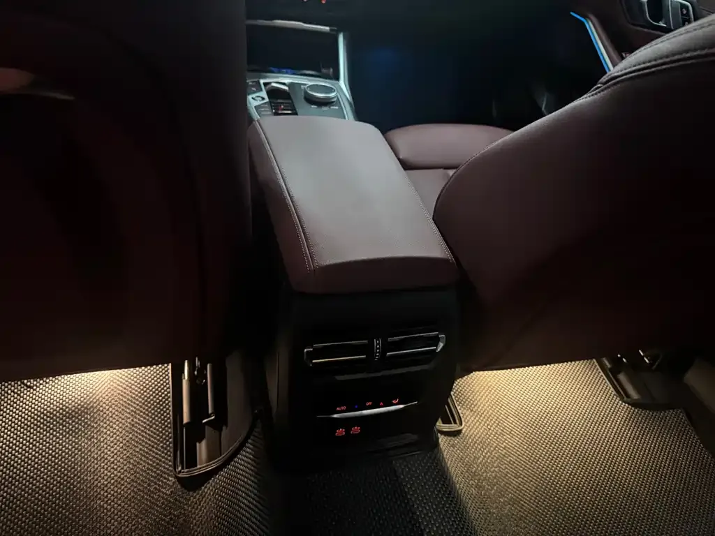 BMW i3 2024 из CN, фото 4