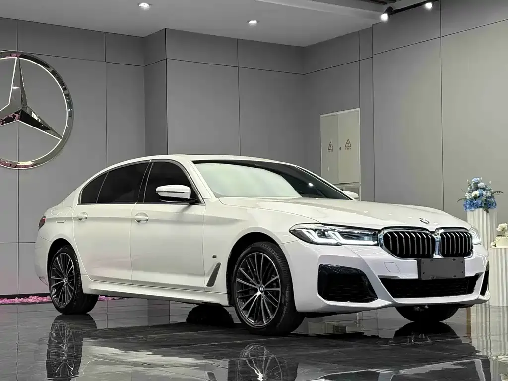 BMW 5 Series — фото 5