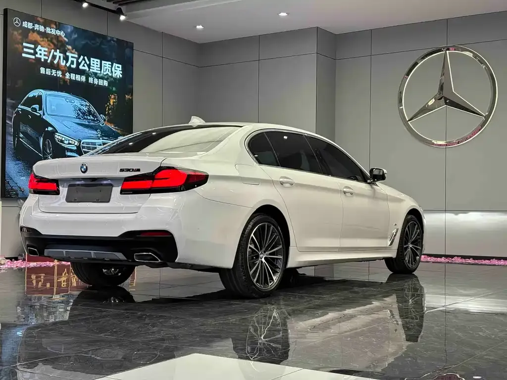 BMW 5 Series — фото 2