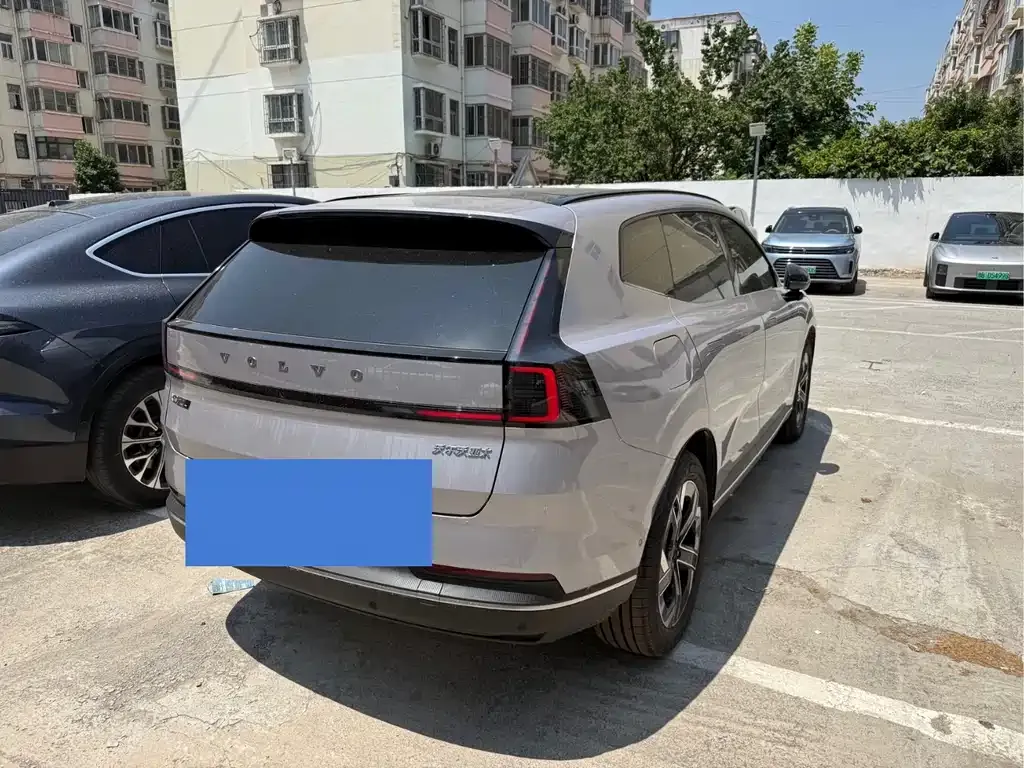 Volvo XC70 Plug-in Hybrid 2025 из CN, фото 4