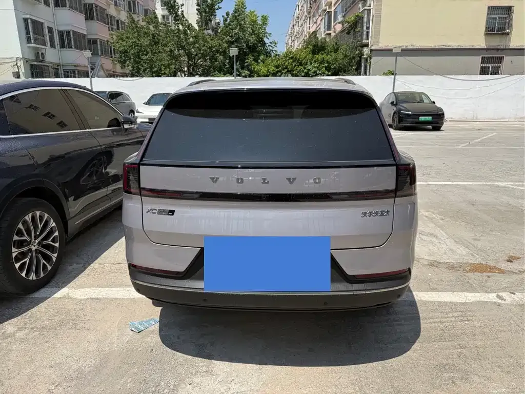 Volvo XC70 Plug-in Hybrid 2025 из CN, фото 7