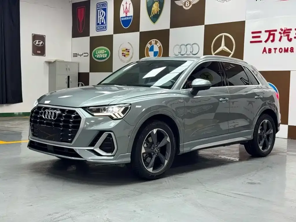 Audi Q3 — фото 1