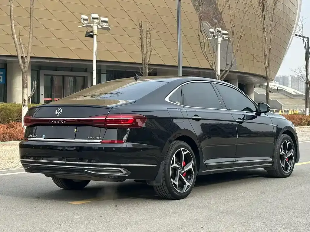 Volkswagen Passat — фото 3