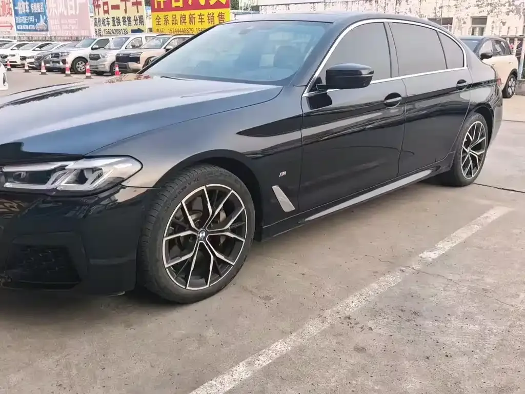 BMW 5 Series — фото 10