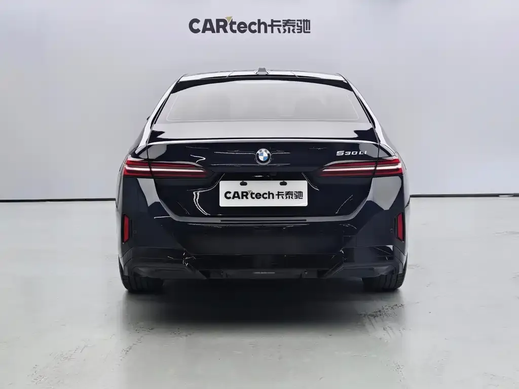 BMW 5 Series — фото 10