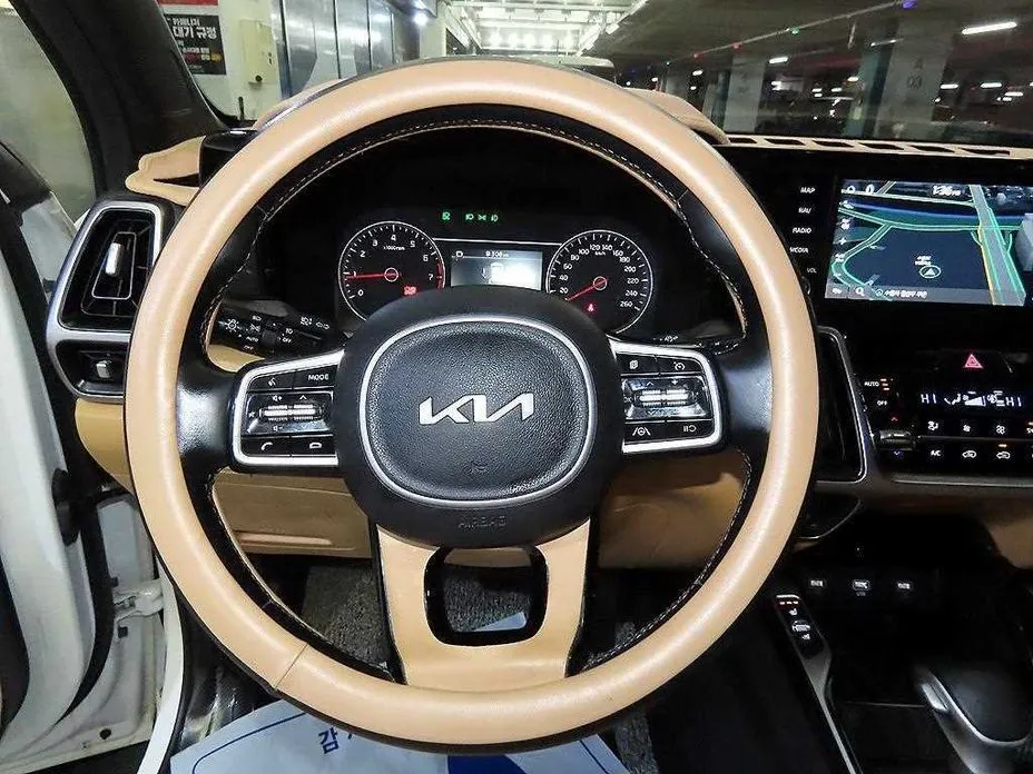 Kia Sorento — фото 10